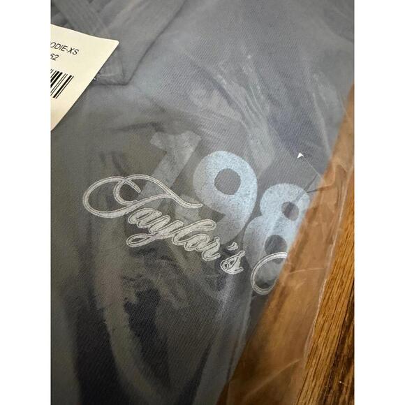 Taylor Swift 1989 Taylor’s Version Zip-Up Hoodie XS - Picture 11 of 12